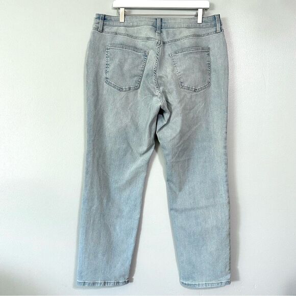 LC Lauren Conrad women’s 16 Mid Rise slim Boyfriend jeans light blue rip at knee - Picture 5 of 10